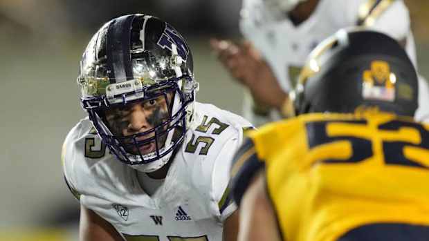 Washington offensive lineman Troy Fautanu